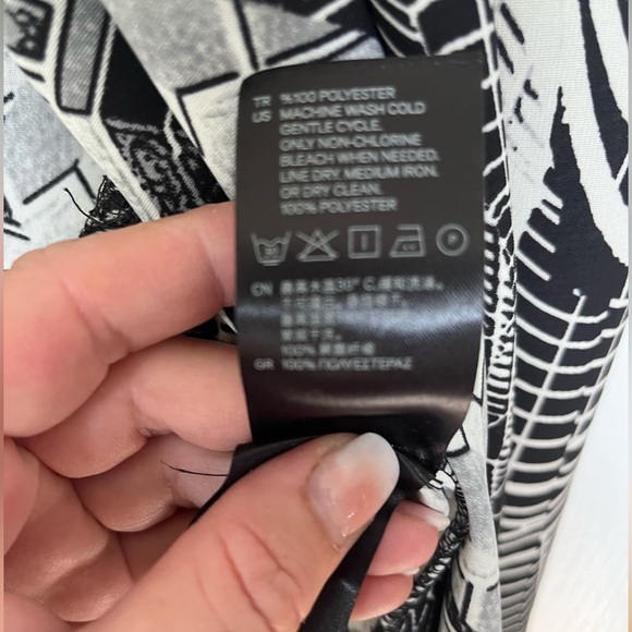 H&M Bolero Blazer-high-low-small shoulder pads-flowy open front-size 2 US-print - Picture 4 of 8